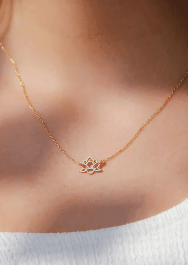 Lotus Kolye